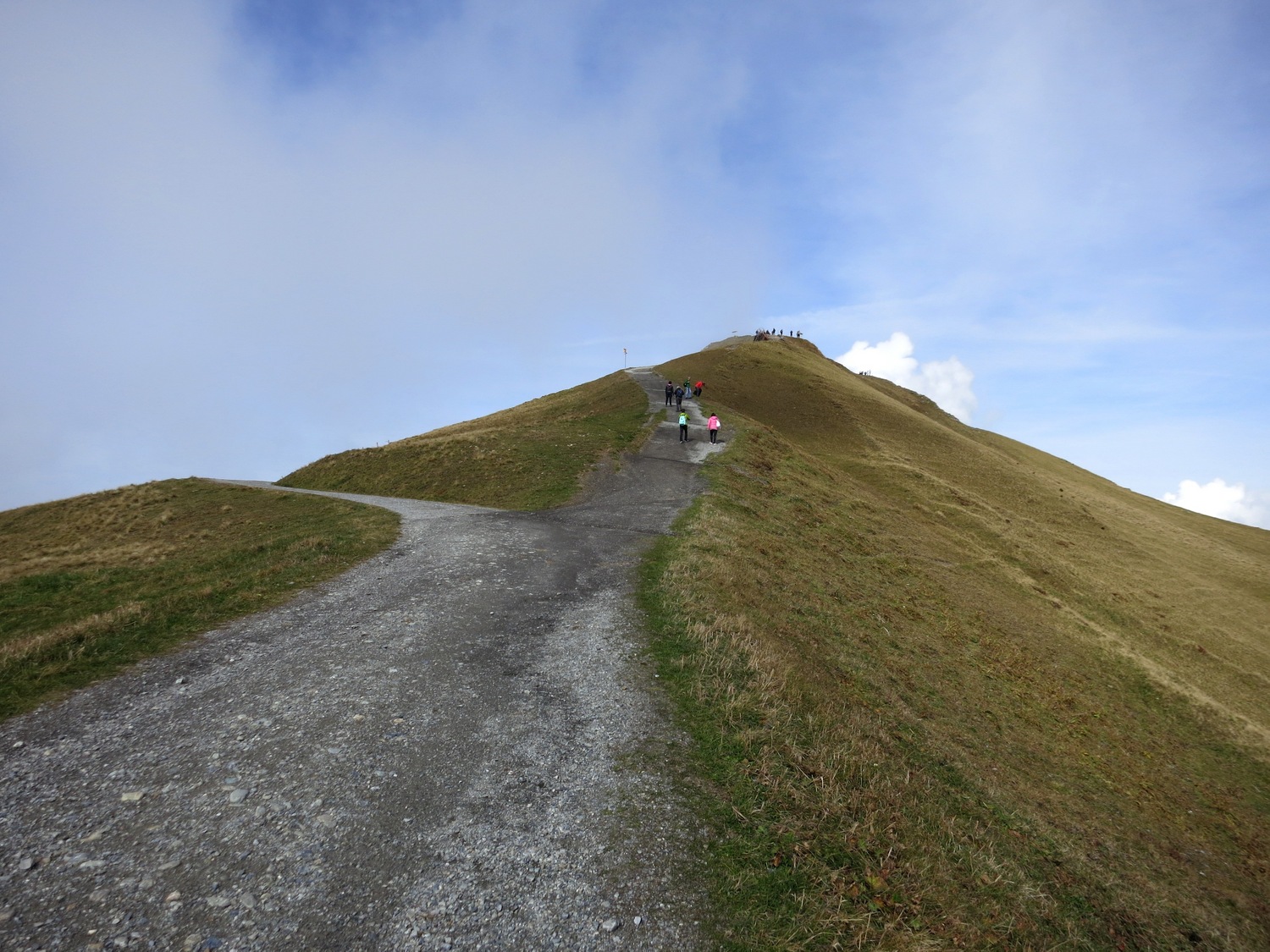 Männlichen – вершина (2345 м) в северной части гребня, (Швейцария)