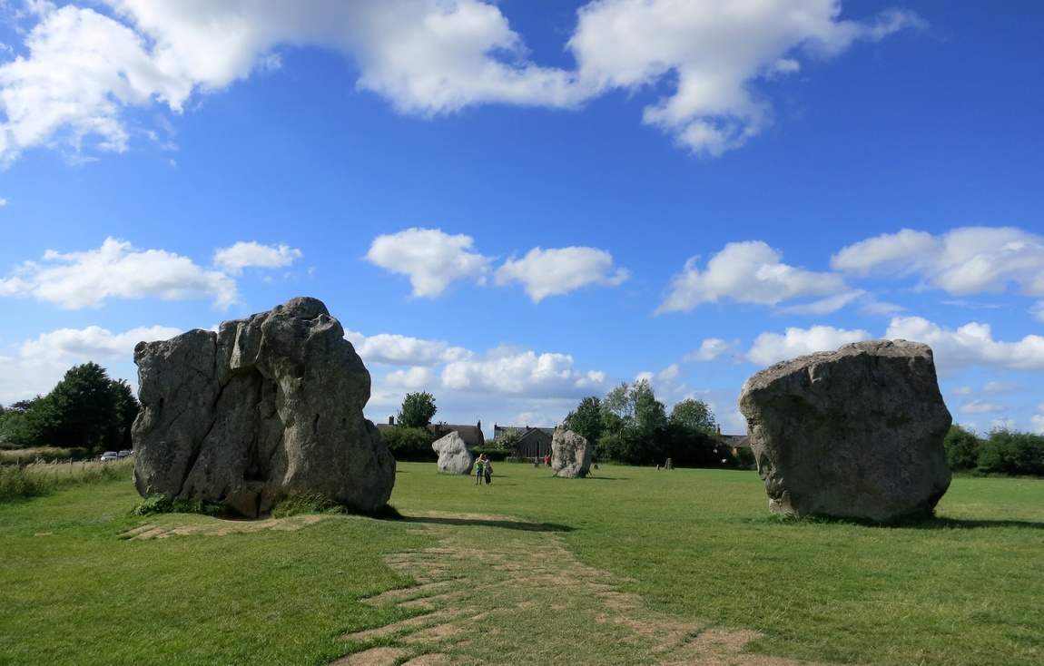 Каменные грыбы в Эвбери (Англия)
