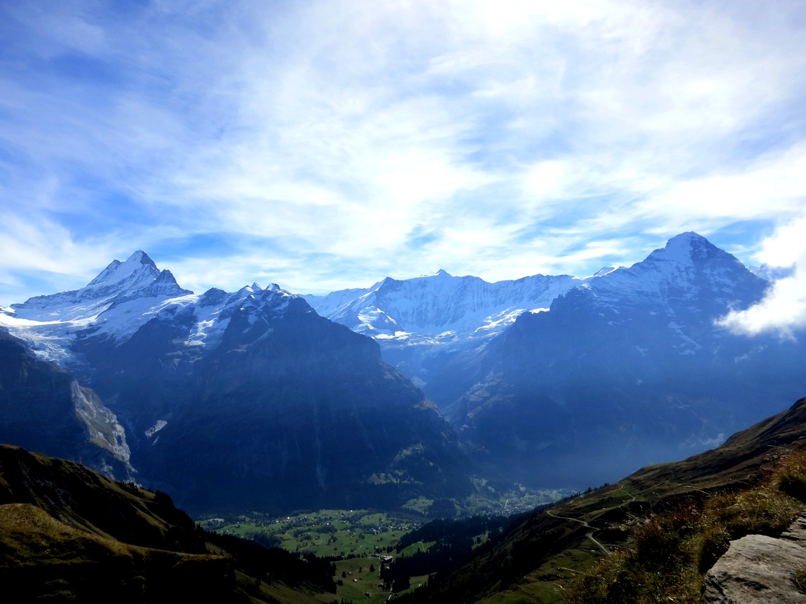 Гора First в Швейцарии высотой 2168 м., и находится на склоне долины Lütschental