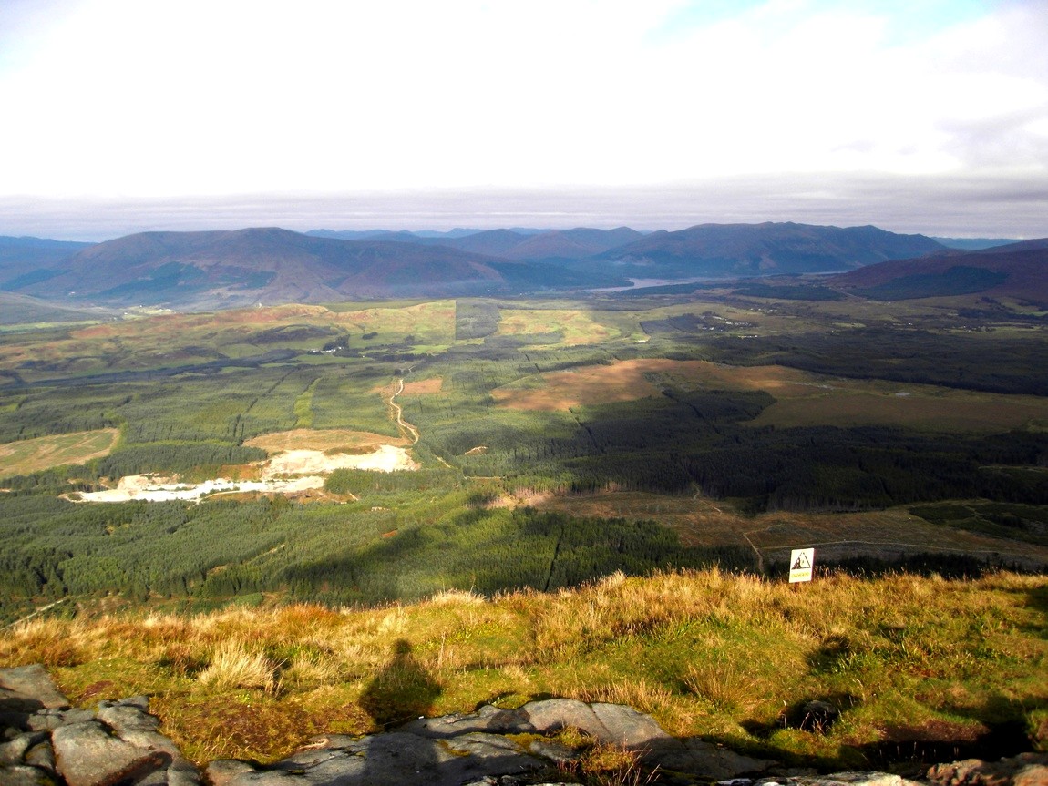 Вид с горы Бен-Невис в Шотландии