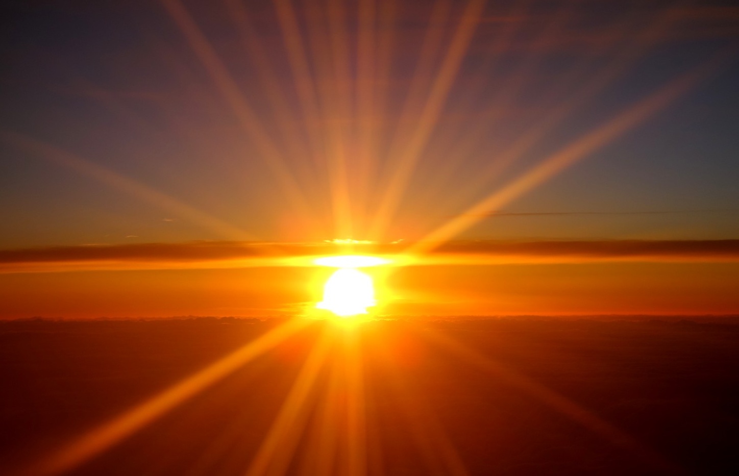 Закат солнца с высоты самолёта