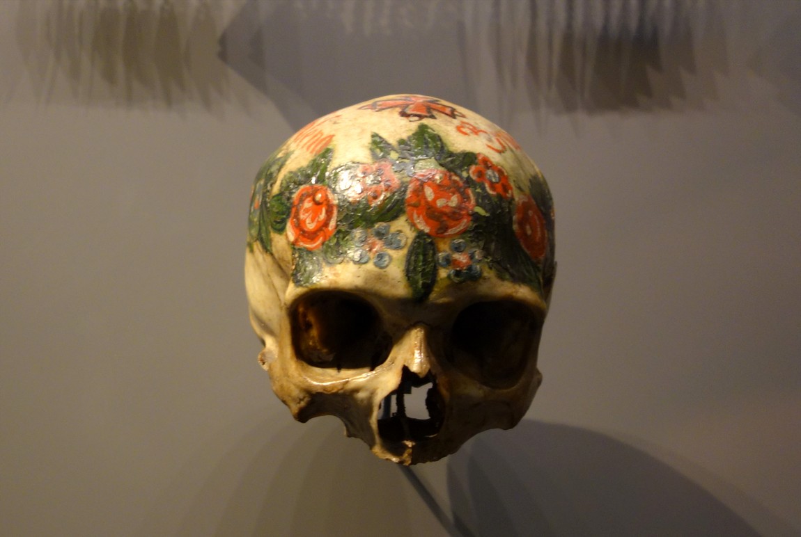 Разрисованный череп