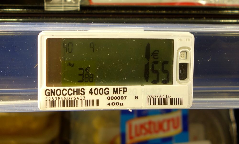 Электронный ценник в магазине Франции