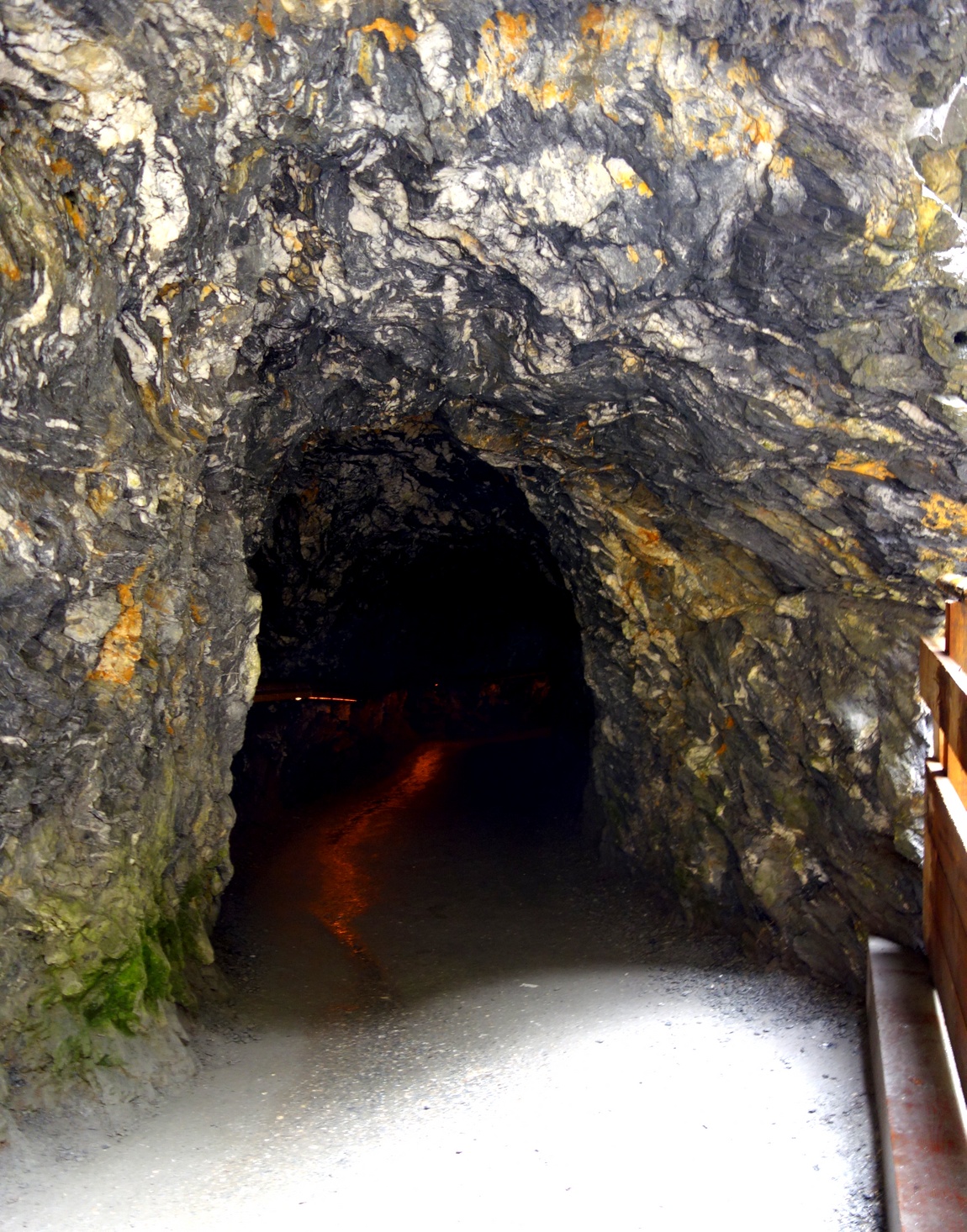  Ущелье Лихтенштейнкламм (Австрия) - тоннель в скале