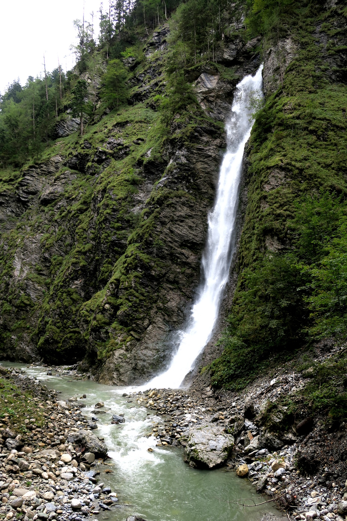 Водопад Гроссарлер-Ахе в ущелье Лихтенштейнкламм