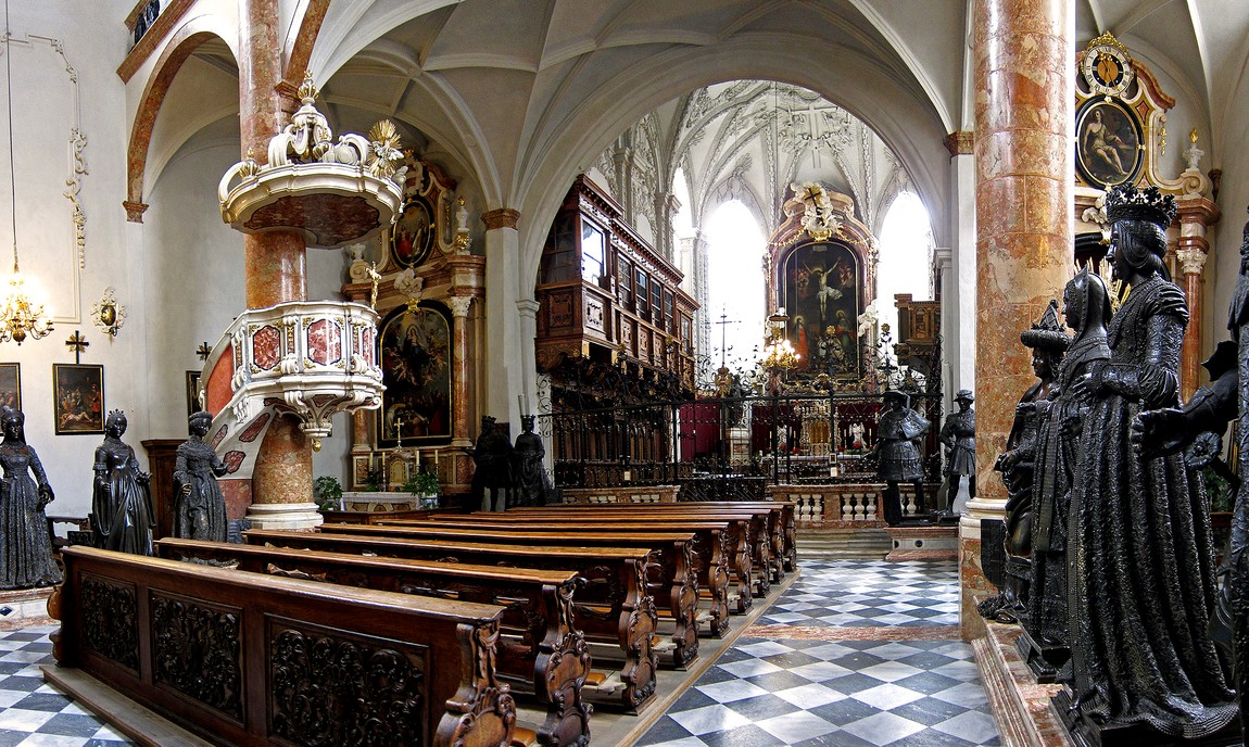 Церковь Хофкирхе в Инсбруке (Австрия)