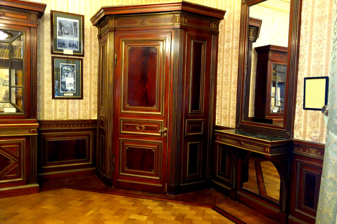 Шкафы Массандровского дворца