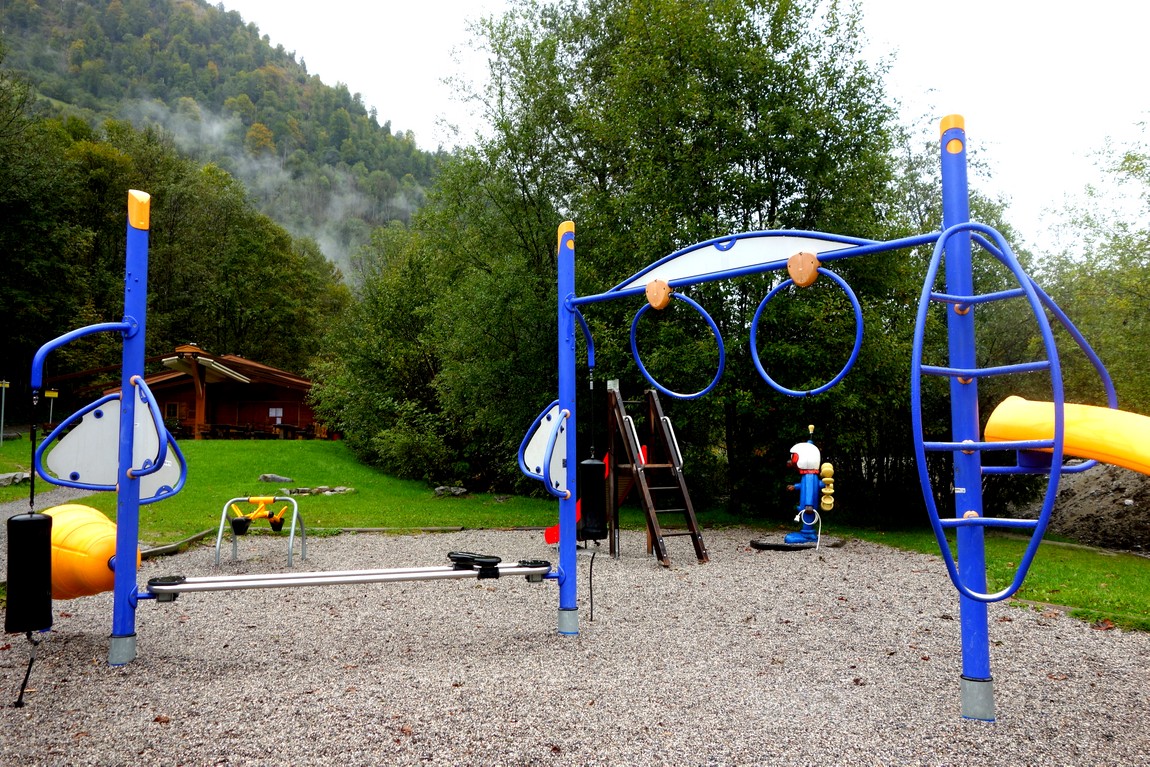 Детская площадка на озере Капрун в Австрии