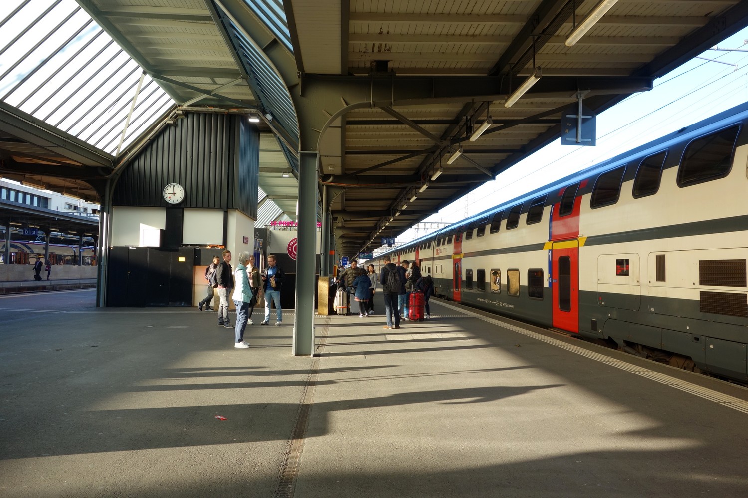 Платформа поездов Женевы (Швейцария)