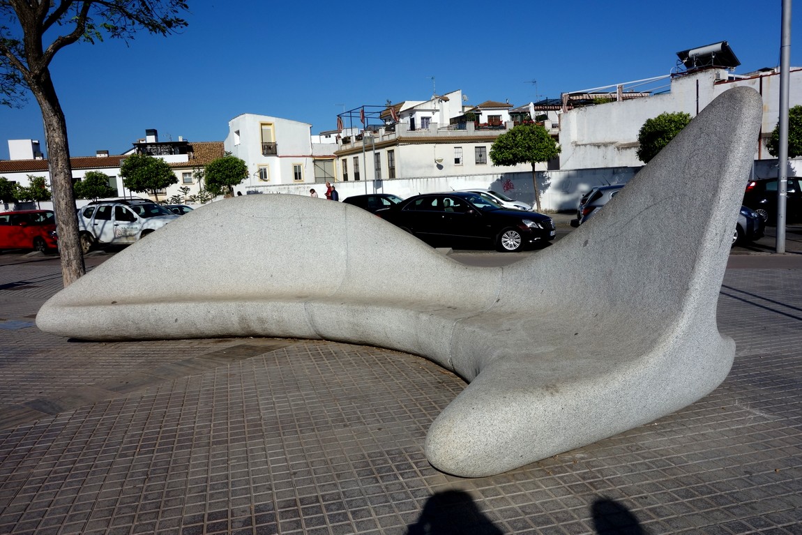 Скамья формы рыба в Испании