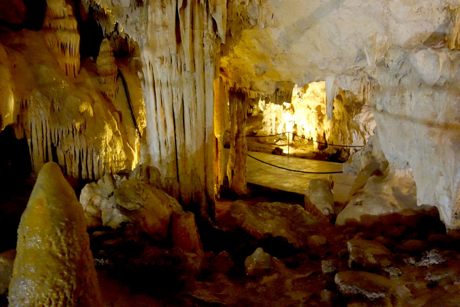Пещера Нерхи в Испании