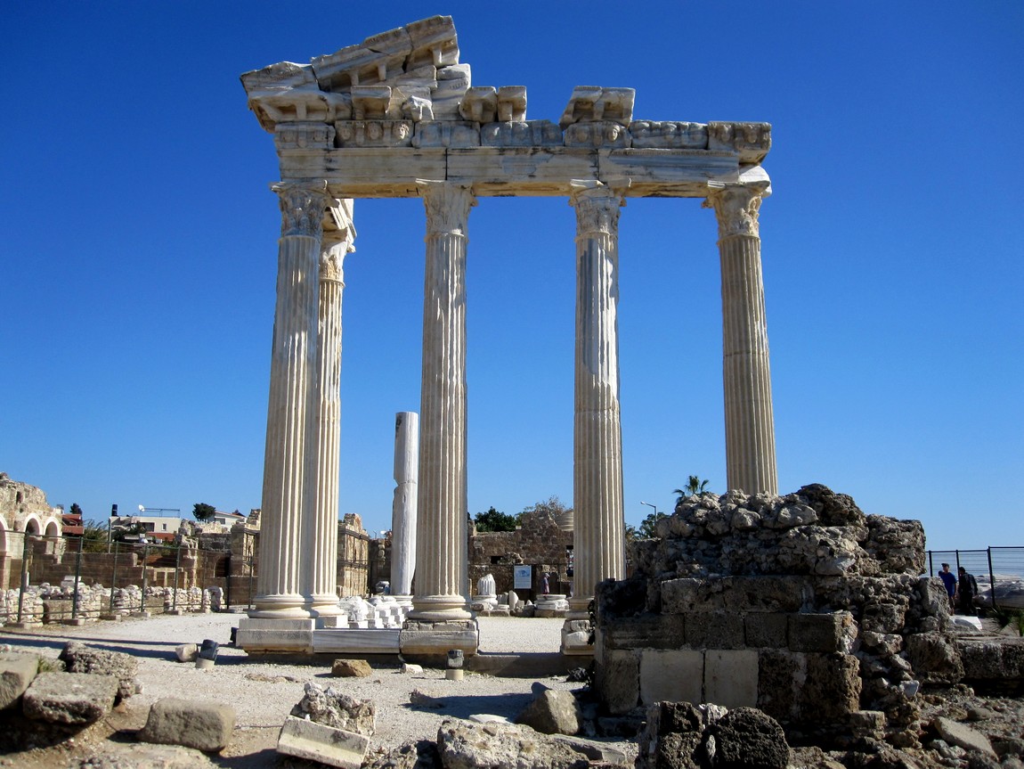Достопримечательность Сиде - руины Храма Аполлона
