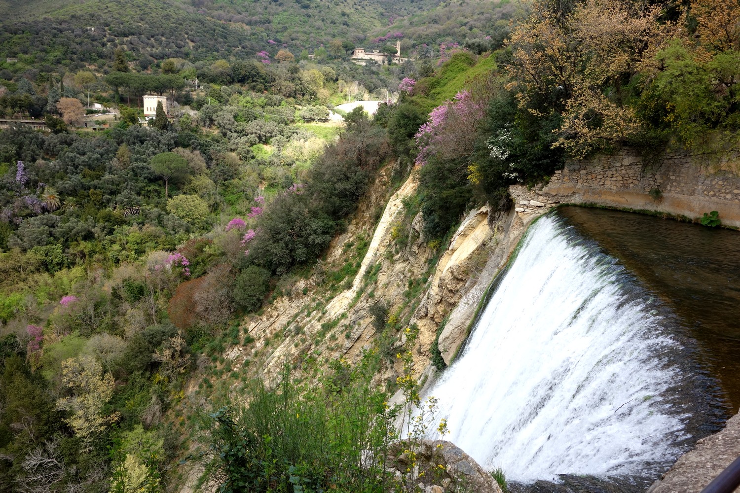 Вилла Грегориана водопад (Grande Cascata) - 120 м