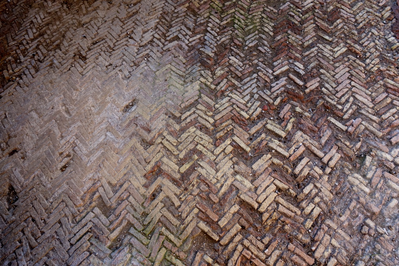 Мозаичный пол из кирпичиков в г. Остия