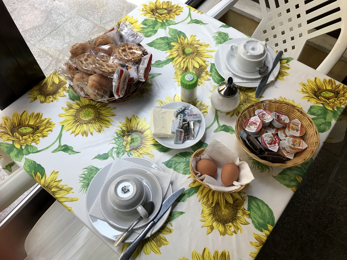Скромный завтрак туриста в Риме