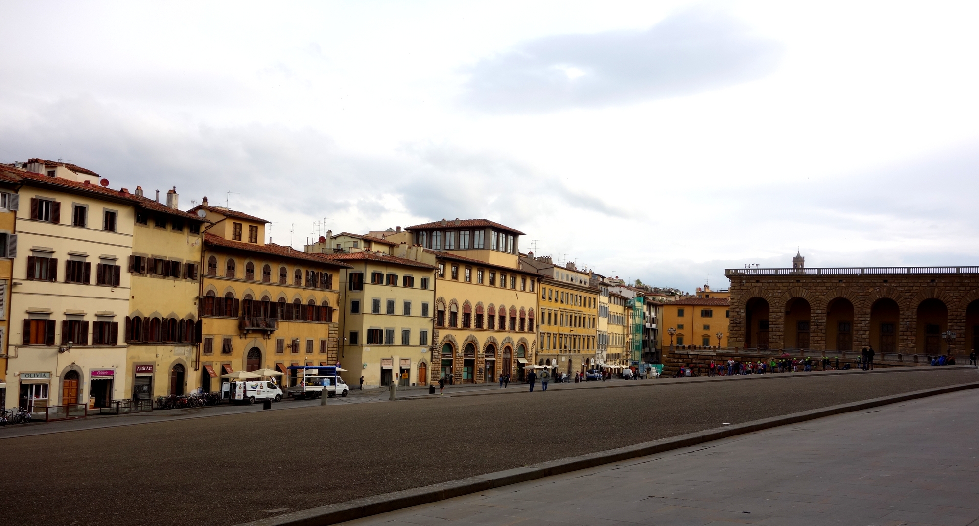 Palazzo Pitti - Наклонная площадь перед дворцом