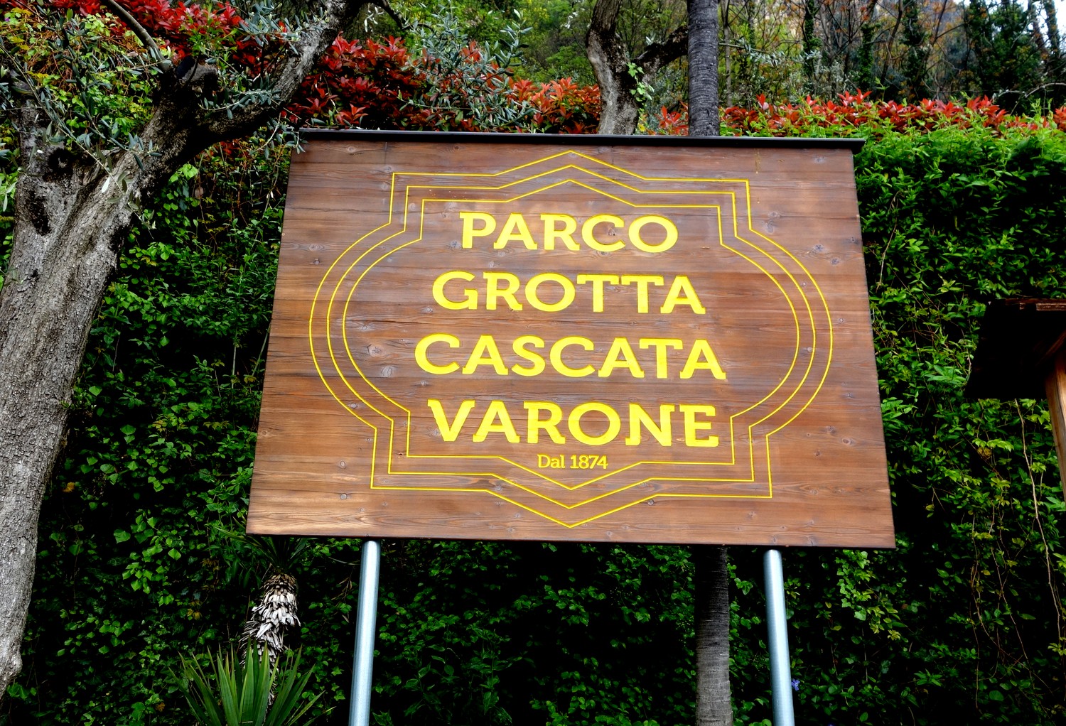 Таблица перед парком Каската ди Верона (Италия)