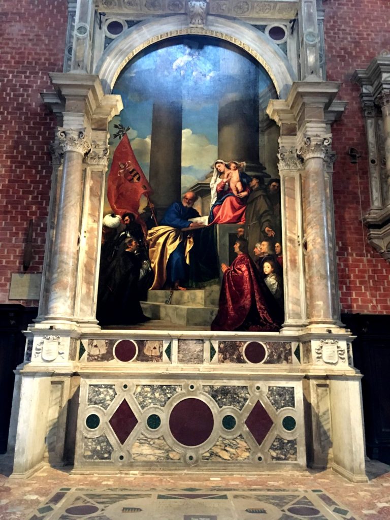 церковь Санта-Мария Глориоза деи Фрари - картина Мадонна Пезаро
