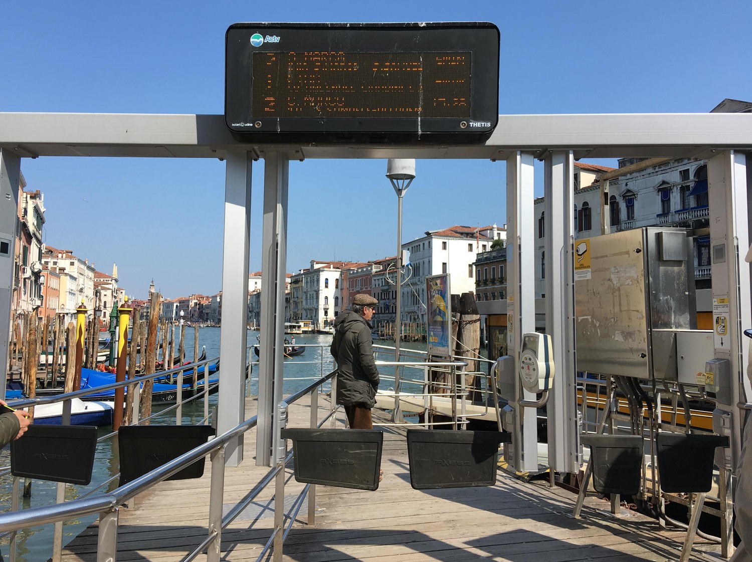 Венеция - остановка на речной транспорт