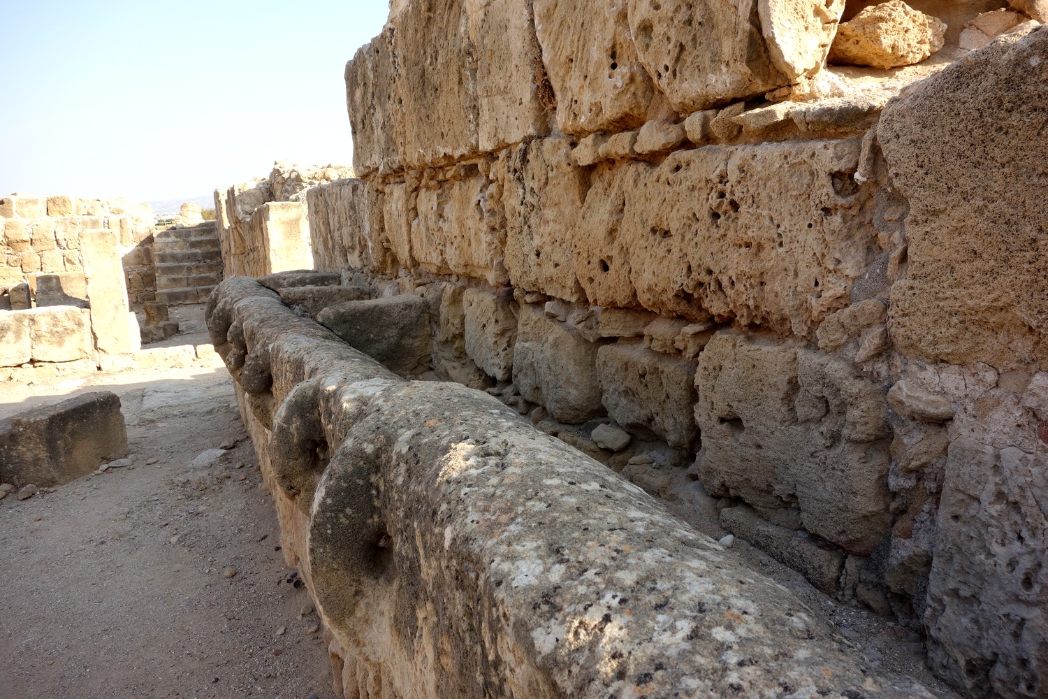 Крепость 40 колонн - Античный Пафос (кормушки для лошадей)