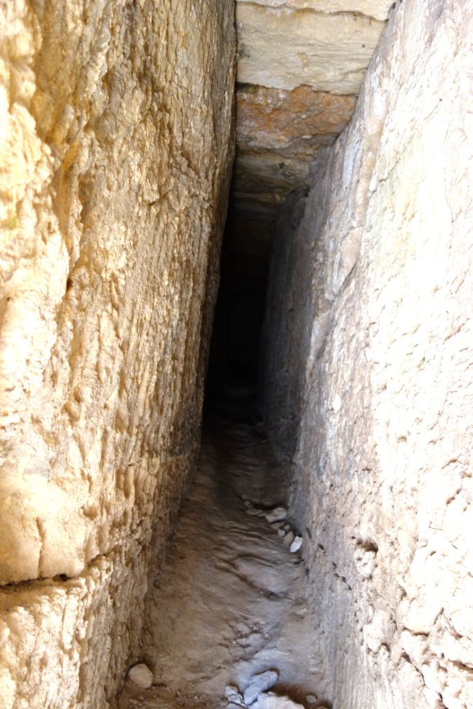 Проходы в замок 40 колонн на Пафосе