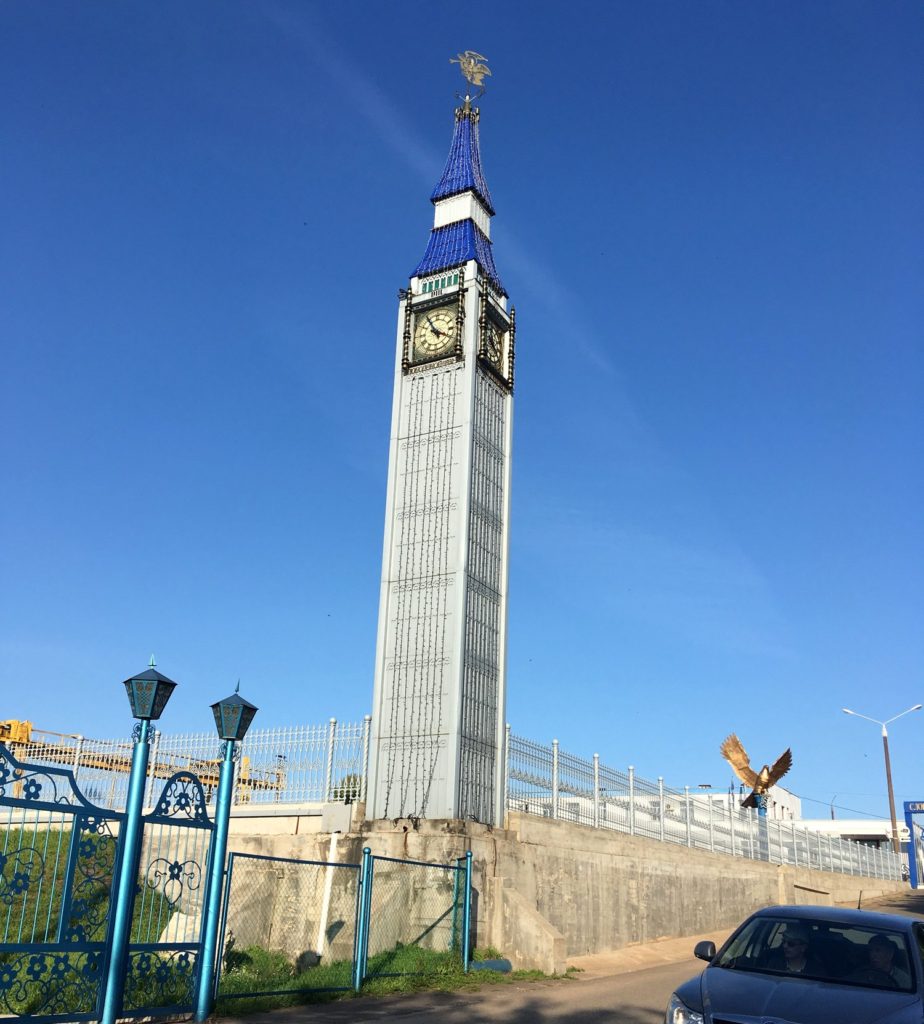 20-ти метровый Биг-Бен в Слободском