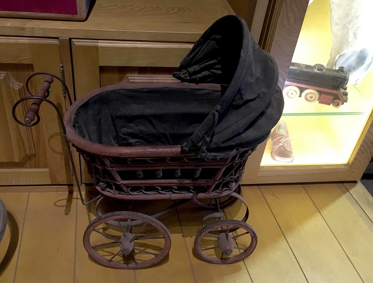Детская немецкая коляска начала 20 века