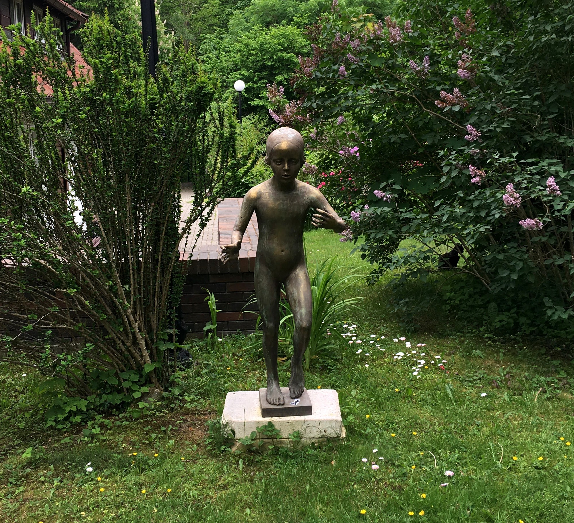 Скульптура "Танцующая девочка"- копия